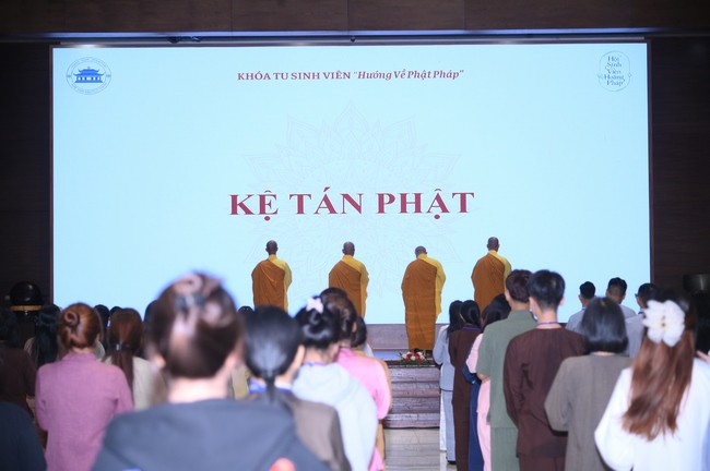 Khóa tu sinh viên “Hướng Về Phật Pháp”.