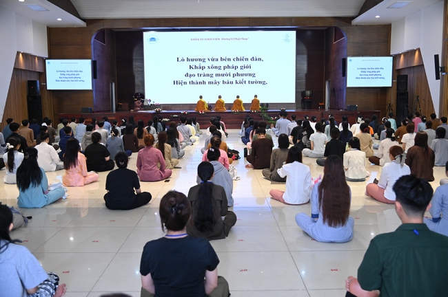 Khóa tu sinh viên “Hướng Về Phật Pháp”.