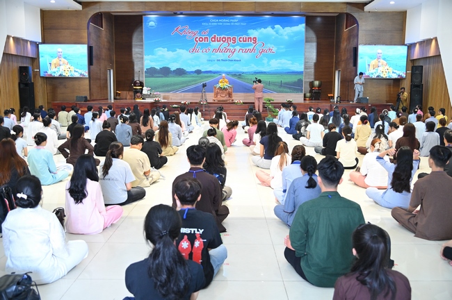 Khóa tu sinh viên “Hướng Về Phật Pháp”.