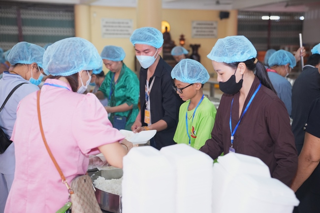 Khóa tu sinh viên “Hướng Về Phật Pháp”.