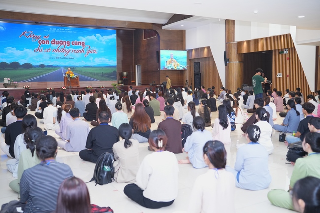 Khóa tu sinh viên “Hướng Về Phật Pháp”.