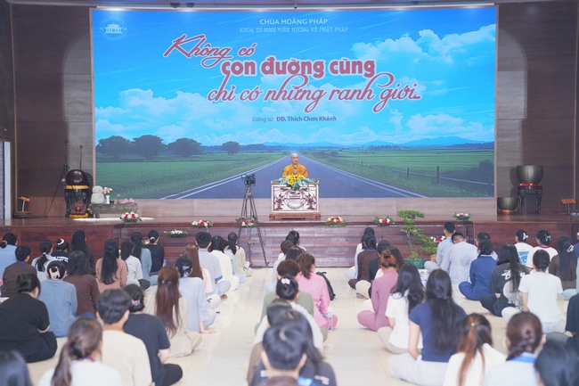 Khóa tu sinh viên “Hướng Về Phật Pháp”.