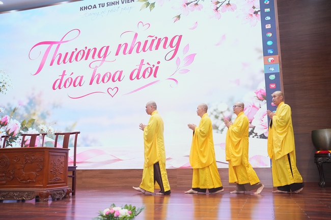Khóa tu sinh viên “Hướng Về Phật Pháp”.