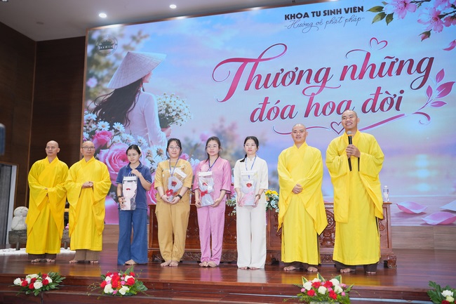 Khóa tu sinh viên “Hướng Về Phật Pháp”.