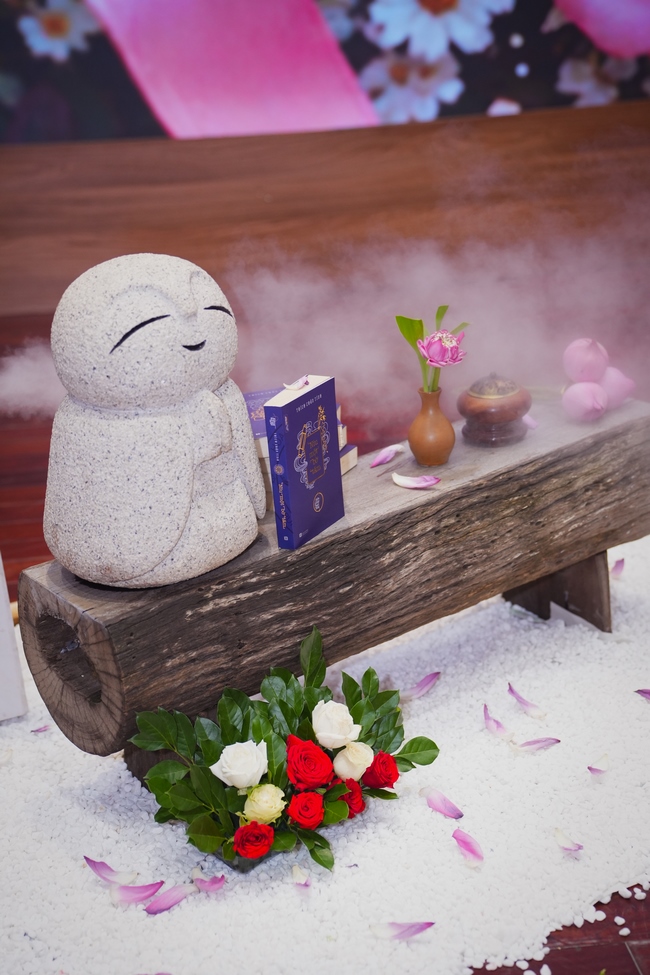 BUỔI TOẠ ĐÀM “THƯƠNG NHỮNG ĐÓA HOA ĐỜI” TRƯỚC THỀM KHÓA TU “SINH VIÊN HƯỚNG VỀ PHẬT PHÁP”.