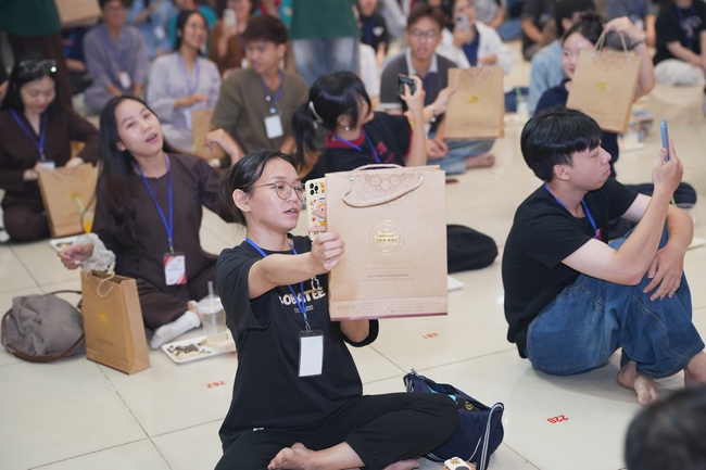 BUỔI TOẠ ĐÀM “THƯƠNG NHỮNG ĐÓA HOA ĐỜI” TRƯỚC THỀM KHÓA TU “SINH VIÊN HƯỚNG VỀ PHẬT PHÁP”.