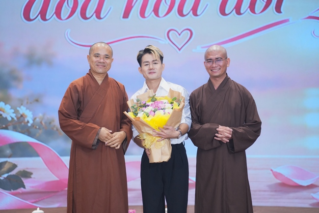 BUỔI TOẠ ĐÀM “THƯƠNG NHỮNG ĐÓA HOA ĐỜI” TRƯỚC THỀM KHÓA TU “SINH VIÊN HƯỚNG VỀ PHẬT PHÁP”.