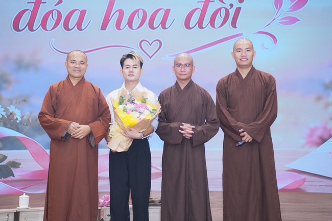 BUỔI TOẠ ĐÀM “THƯƠNG NHỮNG ĐÓA HOA ĐỜI” TRƯỚC THỀM KHÓA TU “SINH VIÊN HƯỚNG VỀ PHẬT PHÁP”.