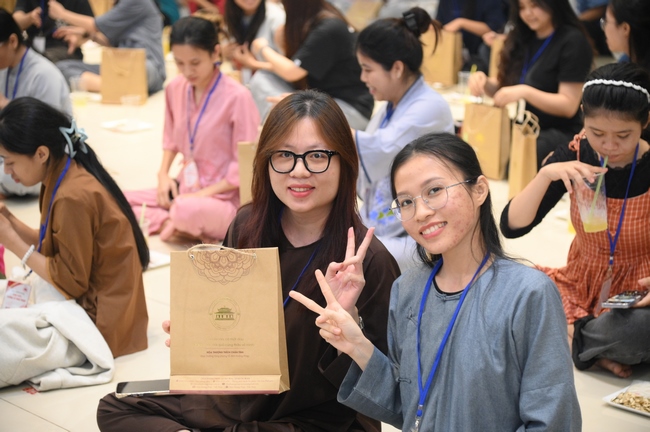 BUỔI TOẠ ĐÀM “THƯƠNG NHỮNG ĐÓA HOA ĐỜI” TRƯỚC THỀM KHÓA TU “SINH VIÊN HƯỚNG VỀ PHẬT PHÁP”.