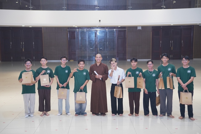 BUỔI TOẠ ĐÀM “THƯƠNG NHỮNG ĐÓA HOA ĐỜI” TRƯỚC THỀM KHÓA TU “SINH VIÊN HƯỚNG VỀ PHẬT PHÁP”.