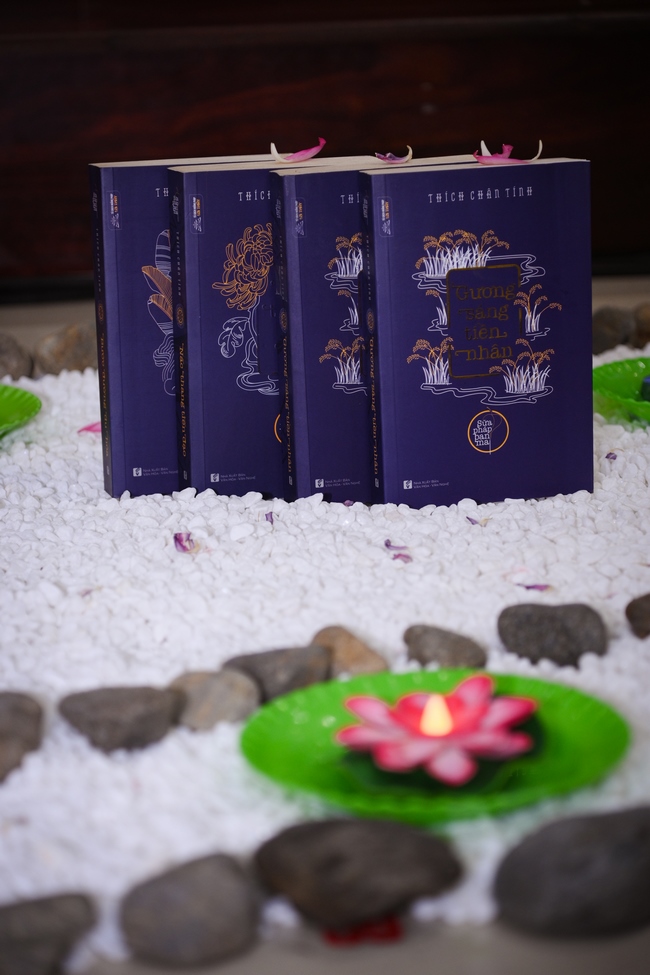 BUỔI TOẠ ĐÀM “THƯƠNG NHỮNG ĐÓA HOA ĐỜI” TRƯỚC THỀM KHÓA TU “SINH VIÊN HƯỚNG VỀ PHẬT PHÁP”.