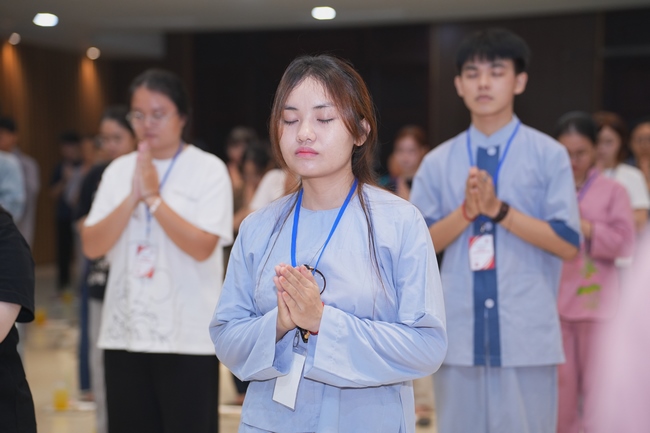 BUỔI TOẠ ĐÀM “THƯƠNG NHỮNG ĐÓA HOA ĐỜI” TRƯỚC THỀM KHÓA TU “SINH VIÊN HƯỚNG VỀ PHẬT PHÁP”.