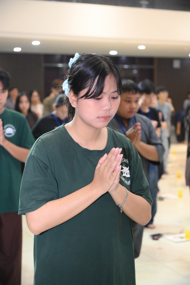 BUỔI TOẠ ĐÀM “THƯƠNG NHỮNG ĐÓA HOA ĐỜI” TRƯỚC THỀM KHÓA TU “SINH VIÊN HƯỚNG VỀ PHẬT PHÁP”.