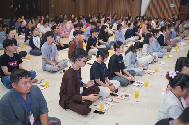 BUỔI TOẠ ĐÀM “THƯƠNG NHỮNG ĐÓA HOA ĐỜI” TRƯỚC THỀM KHÓA TU “SINH VIÊN HƯỚNG VỀ PHẬT PHÁP”.