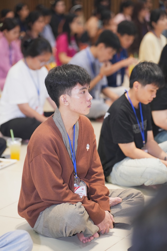 BUỔI TOẠ ĐÀM “THƯƠNG NHỮNG ĐÓA HOA ĐỜI” TRƯỚC THỀM KHÓA TU “SINH VIÊN HƯỚNG VỀ PHẬT PHÁP”.