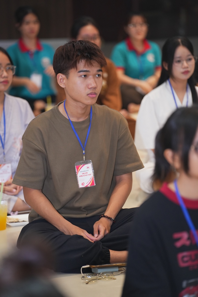 BUỔI TOẠ ĐÀM “THƯƠNG NHỮNG ĐÓA HOA ĐỜI” TRƯỚC THỀM KHÓA TU “SINH VIÊN HƯỚNG VỀ PHẬT PHÁP”.