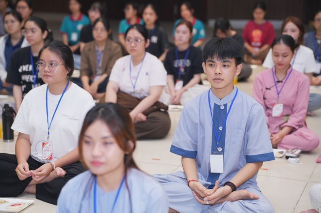 BUỔI TOẠ ĐÀM “THƯƠNG NHỮNG ĐÓA HOA ĐỜI” TRƯỚC THỀM KHÓA TU “SINH VIÊN HƯỚNG VỀ PHẬT PHÁP”.