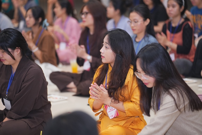 BUỔI TOẠ ĐÀM “THƯƠNG NHỮNG ĐÓA HOA ĐỜI” TRƯỚC THỀM KHÓA TU “SINH VIÊN HƯỚNG VỀ PHẬT PHÁP”.