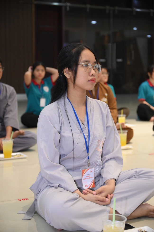 BUỔI TOẠ ĐÀM “THƯƠNG NHỮNG ĐÓA HOA ĐỜI” TRƯỚC THỀM KHÓA TU “SINH VIÊN HƯỚNG VỀ PHẬT PHÁP”.