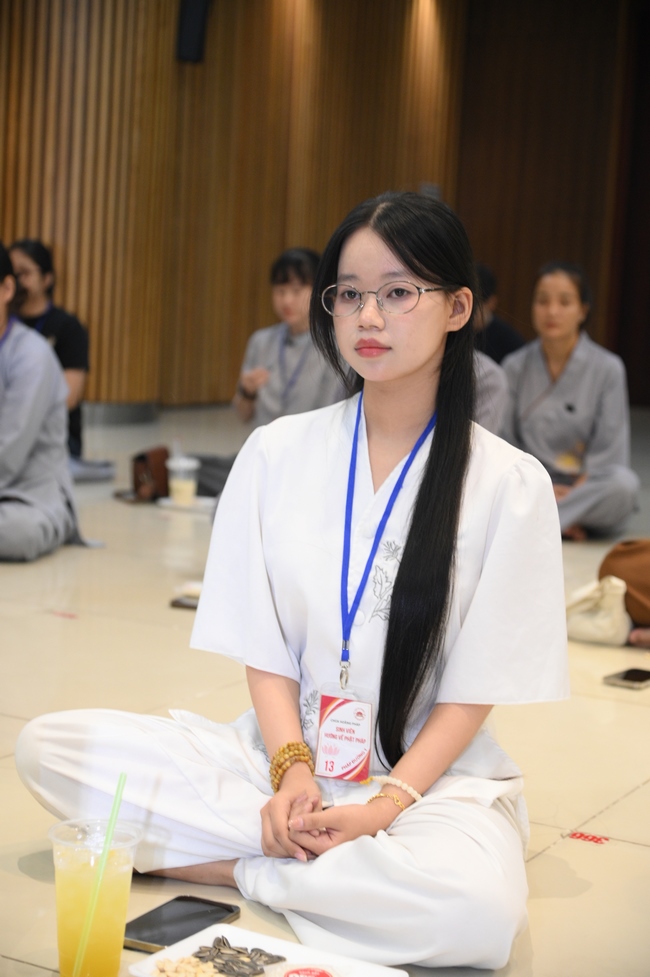 BUỔI TOẠ ĐÀM “THƯƠNG NHỮNG ĐÓA HOA ĐỜI” TRƯỚC THỀM KHÓA TU “SINH VIÊN HƯỚNG VỀ PHẬT PHÁP”.