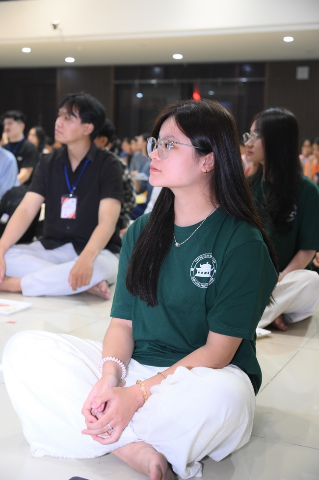 BUỔI TOẠ ĐÀM “THƯƠNG NHỮNG ĐÓA HOA ĐỜI” TRƯỚC THỀM KHÓA TU “SINH VIÊN HƯỚNG VỀ PHẬT PHÁP”.