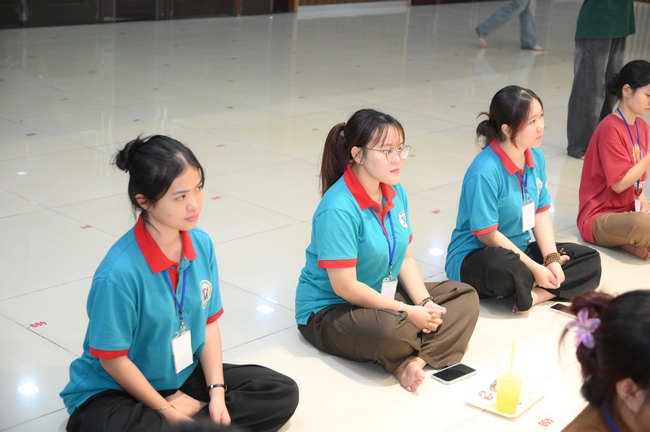 BUỔI TOẠ ĐÀM “THƯƠNG NHỮNG ĐÓA HOA ĐỜI” TRƯỚC THỀM KHÓA TU “SINH VIÊN HƯỚNG VỀ PHẬT PHÁP”.