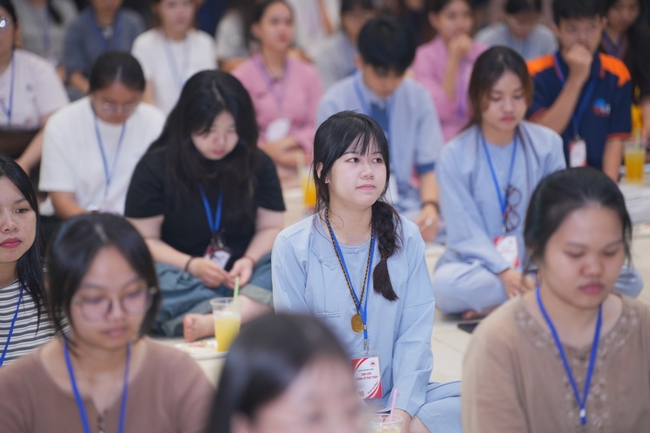 BUỔI TOẠ ĐÀM “THƯƠNG NHỮNG ĐÓA HOA ĐỜI” TRƯỚC THỀM KHÓA TU “SINH VIÊN HƯỚNG VỀ PHẬT PHÁP”.