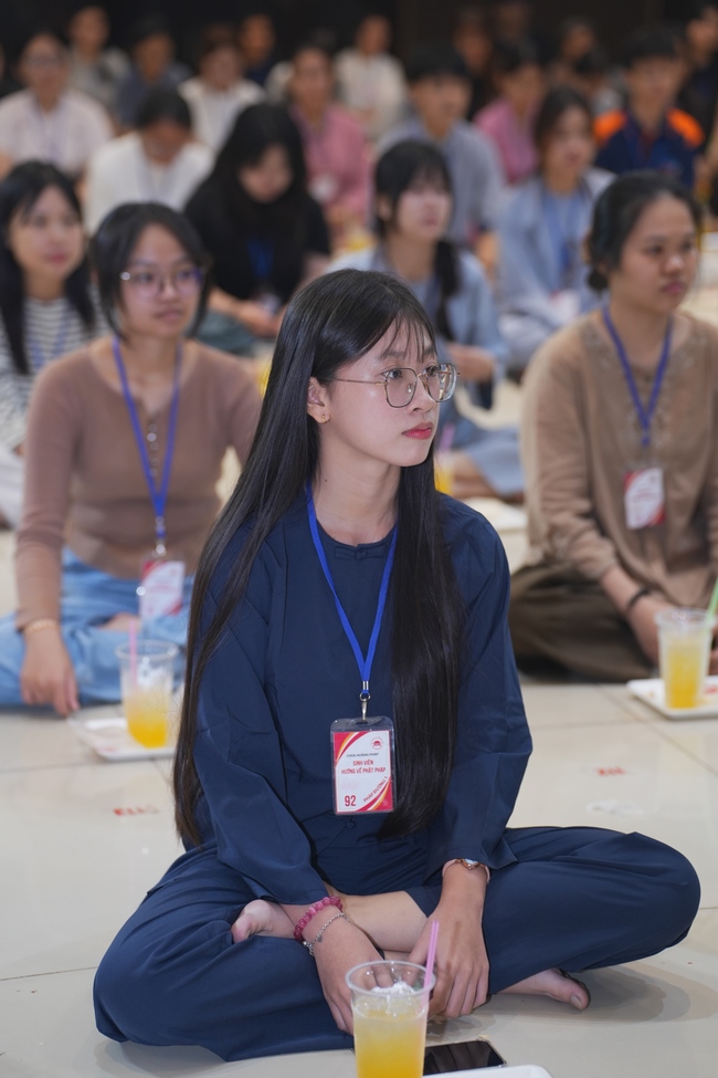 BUỔI TOẠ ĐÀM “THƯƠNG NHỮNG ĐÓA HOA ĐỜI” TRƯỚC THỀM KHÓA TU “SINH VIÊN HƯỚNG VỀ PHẬT PHÁP”.