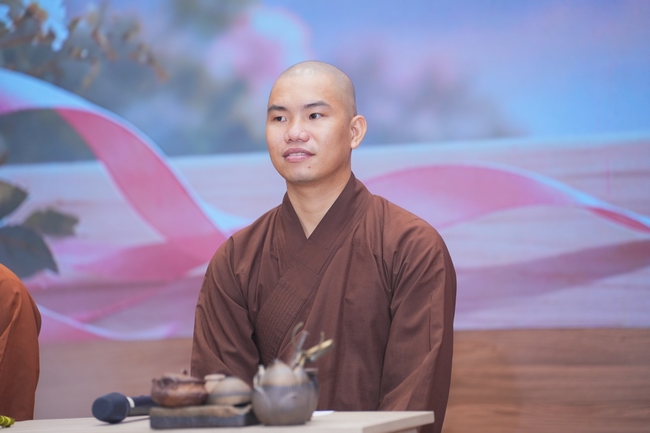 BUỔI TOẠ ĐÀM “THƯƠNG NHỮNG ĐÓA HOA ĐỜI” TRƯỚC THỀM KHÓA TU “SINH VIÊN HƯỚNG VỀ PHẬT PHÁP”.