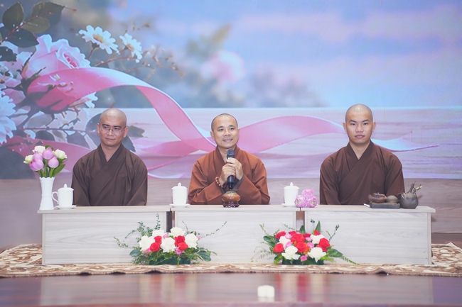 BUỔI TOẠ ĐÀM “THƯƠNG NHỮNG ĐÓA HOA ĐỜI” TRƯỚC THỀM KHÓA TU “SINH VIÊN HƯỚNG VỀ PHẬT PHÁP”.