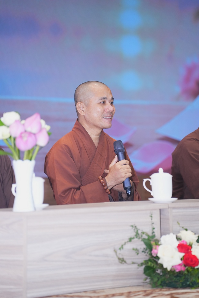 BUỔI TOẠ ĐÀM “THƯƠNG NHỮNG ĐÓA HOA ĐỜI” TRƯỚC THỀM KHÓA TU “SINH VIÊN HƯỚNG VỀ PHẬT PHÁP”.