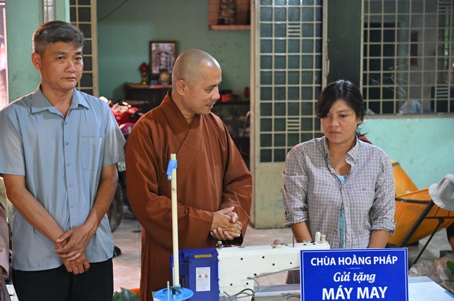 Chương trình từ thiện “Phương tiện nghĩa tình”.