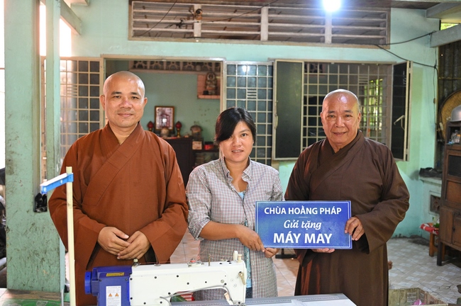 Chương trình từ thiện “Phương tiện nghĩa tình”.