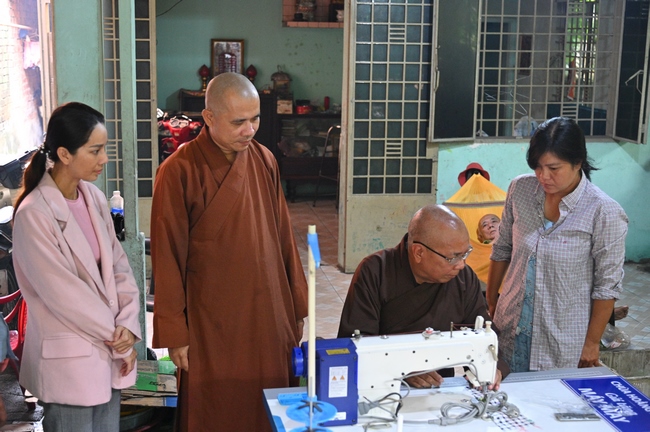 Chương trình từ thiện “Phương tiện nghĩa tình”.