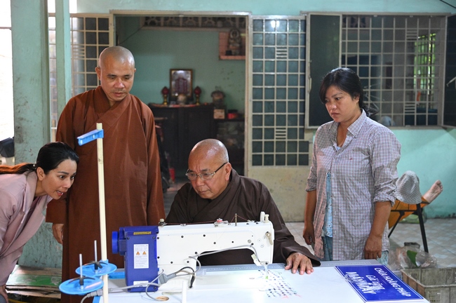 Chương trình từ thiện “Phương tiện nghĩa tình”.