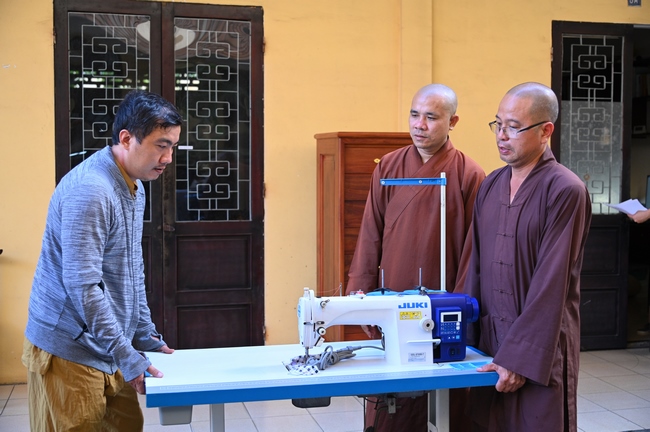 Chương trình từ thiện “Phương tiện nghĩa tình”.