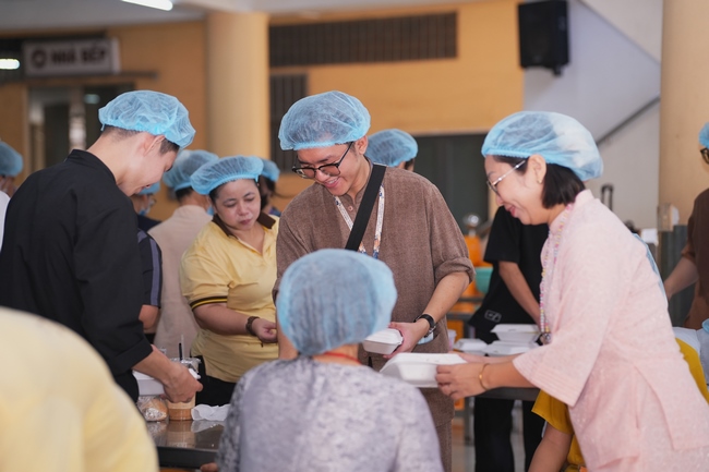 KHÓA TU NIỆM PHẬT MỘT NGÀY | CHÙA HOẰNG PHÁP.