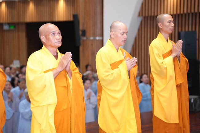 KHÓA TU NIỆM PHẬT MỘT NGÀY | CHÙA HOẰNG PHÁP.
