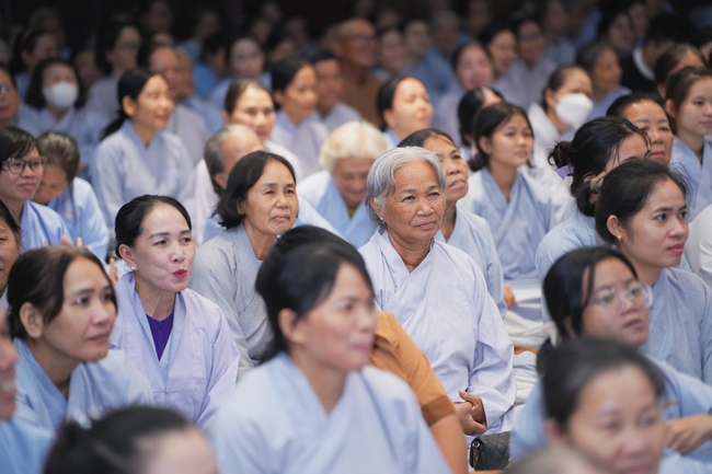 KHÓA TU NIỆM PHẬT MỘT NGÀY | CHÙA HOẰNG PHÁP.