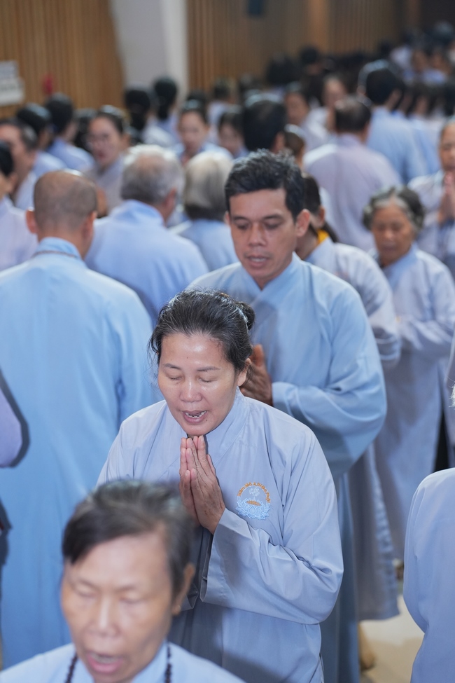 KHÓA TU NIỆM PHẬT MỘT NGÀY | CHÙA HOẰNG PHÁP.
