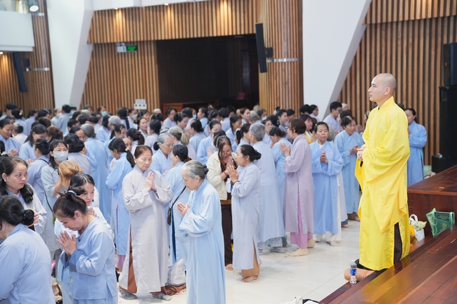 KHÓA TU NIỆM PHẬT MỘT NGÀY | CHÙA HOẰNG PHÁP.