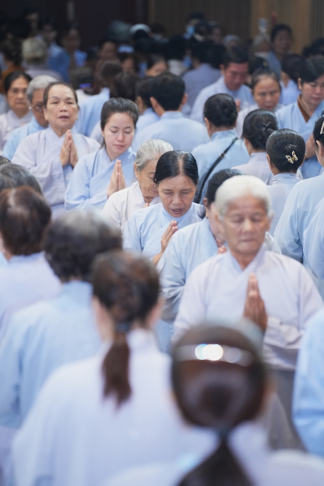 KHÓA TU NIỆM PHẬT MỘT NGÀY | CHÙA HOẰNG PHÁP.