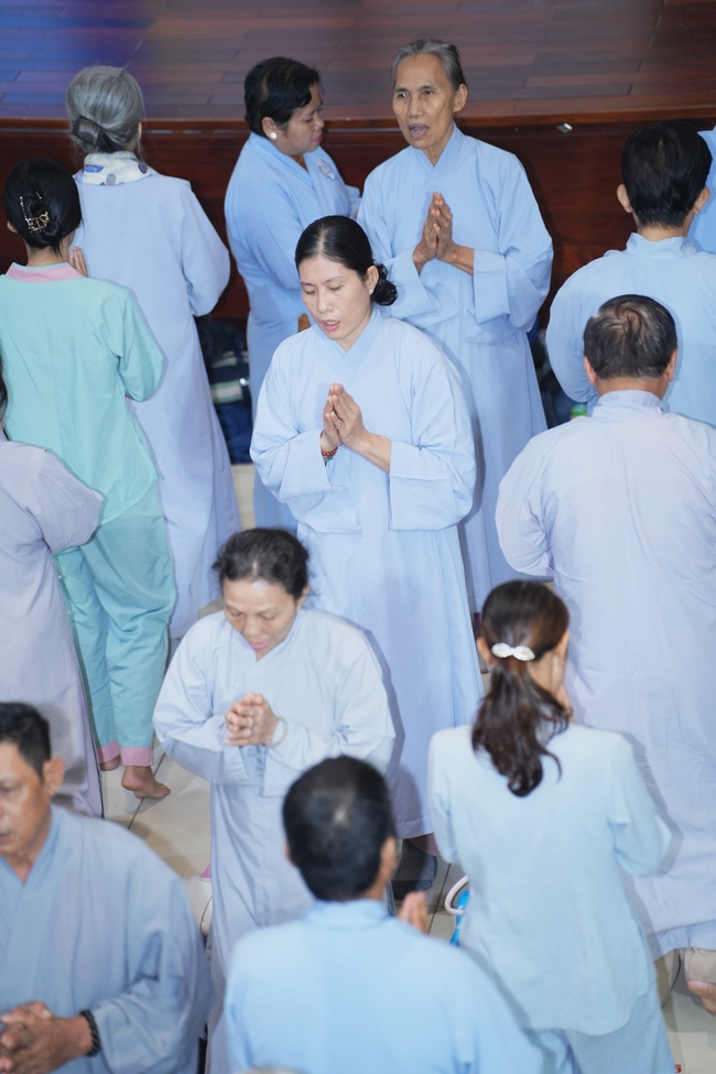 KHÓA TU NIỆM PHẬT MỘT NGÀY | CHÙA HOẰNG PHÁP.
