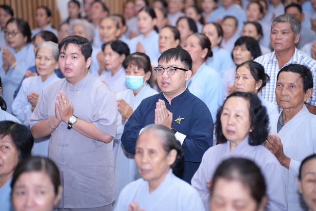 KHÓA TU NIỆM PHẬT MỘT NGÀY | CHÙA HOẰNG PHÁP.