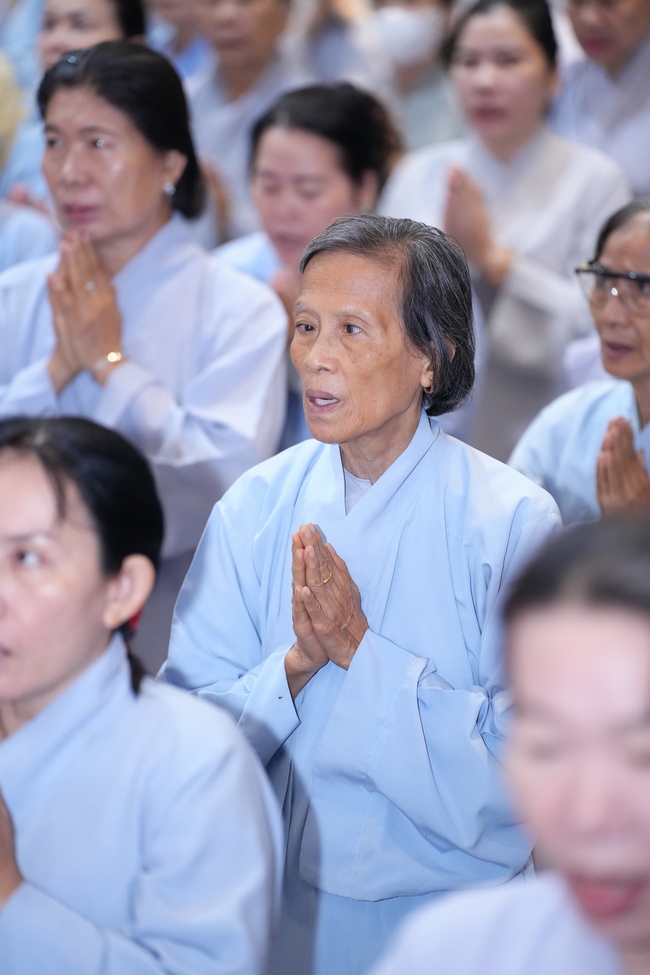 KHÓA TU NIỆM PHẬT MỘT NGÀY | CHÙA HOẰNG PHÁP.
