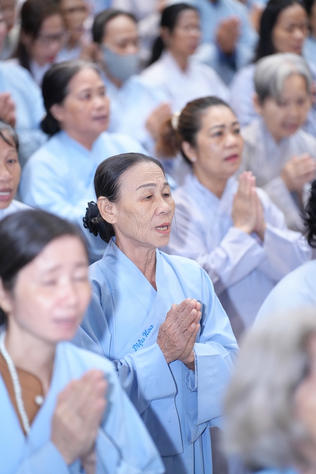 KHÓA TU NIỆM PHẬT MỘT NGÀY | CHÙA HOẰNG PHÁP.
