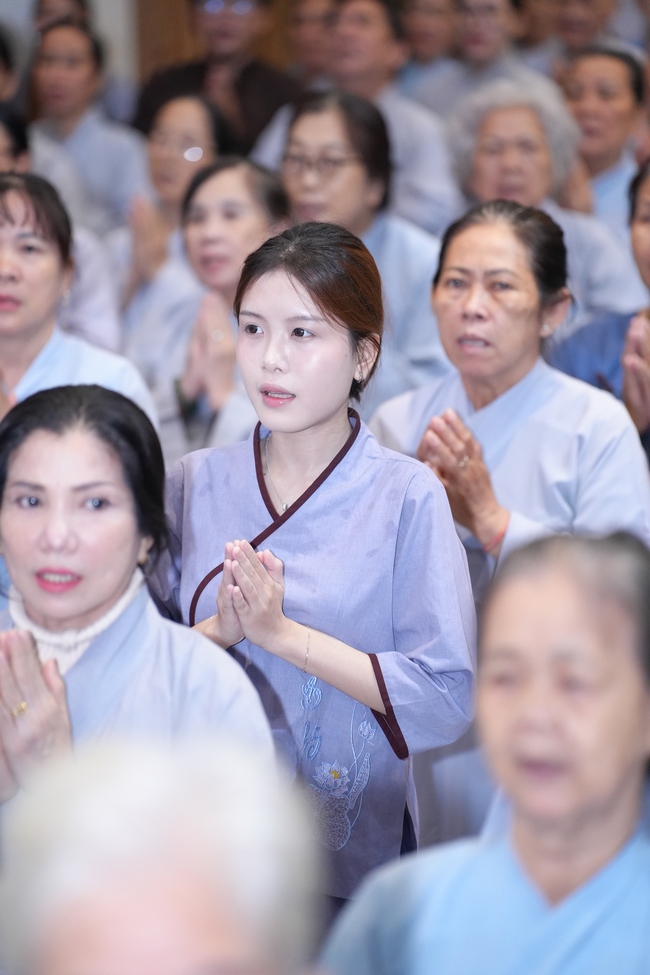 KHÓA TU NIỆM PHẬT MỘT NGÀY | CHÙA HOẰNG PHÁP.