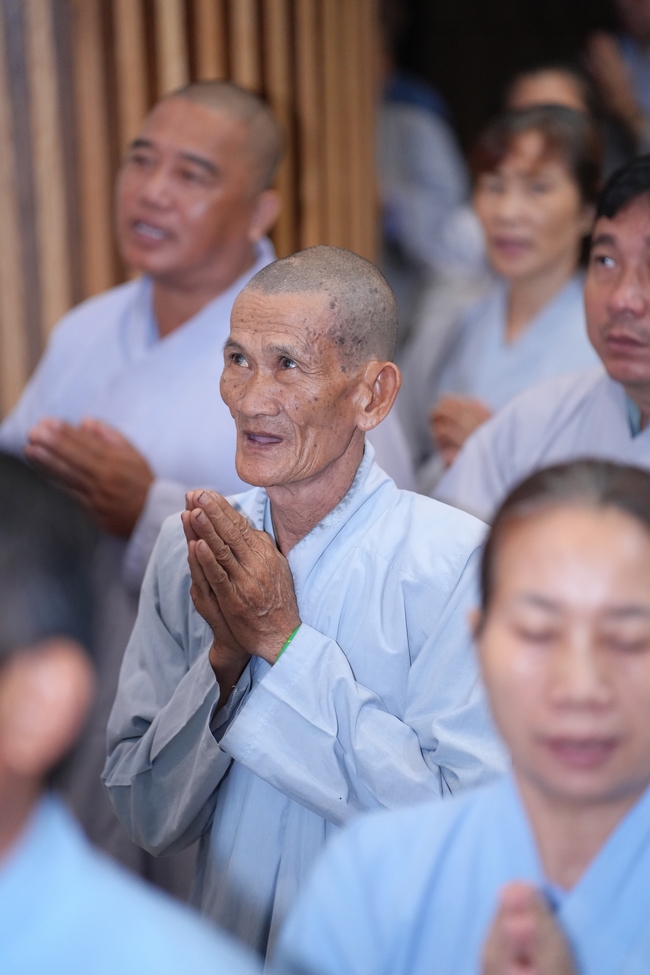 KHÓA TU NIỆM PHẬT MỘT NGÀY | CHÙA HOẰNG PHÁP.