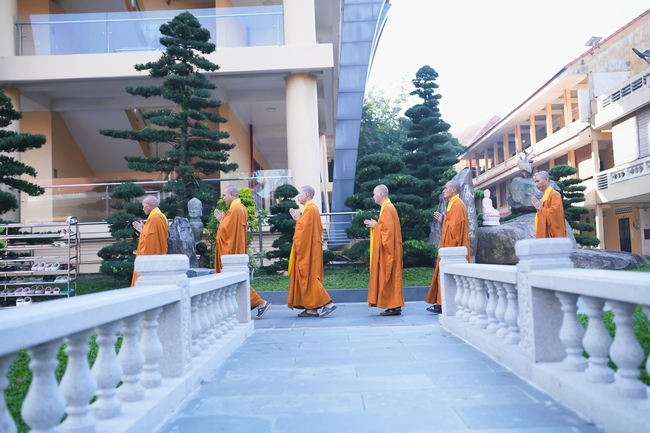 KHÓA TU NIỆM PHẬT MỘT NGÀY | CHÙA HOẰNG PHÁP.