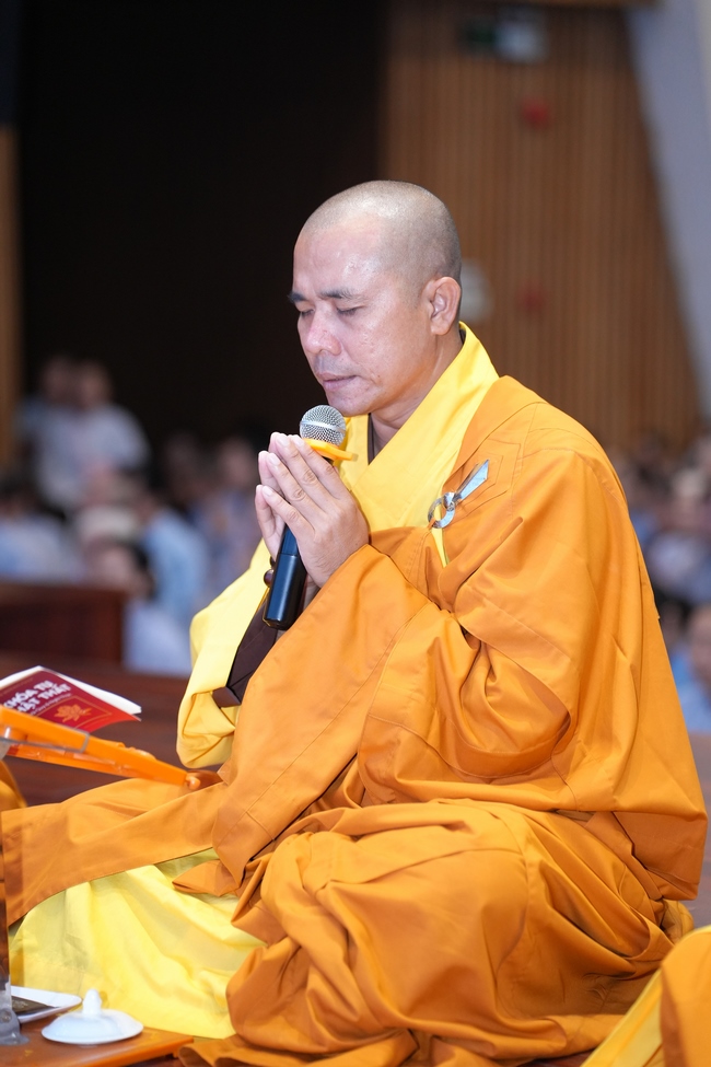 KHÓA TU NIỆM PHẬT MỘT NGÀY | CHÙA HOẰNG PHÁP.